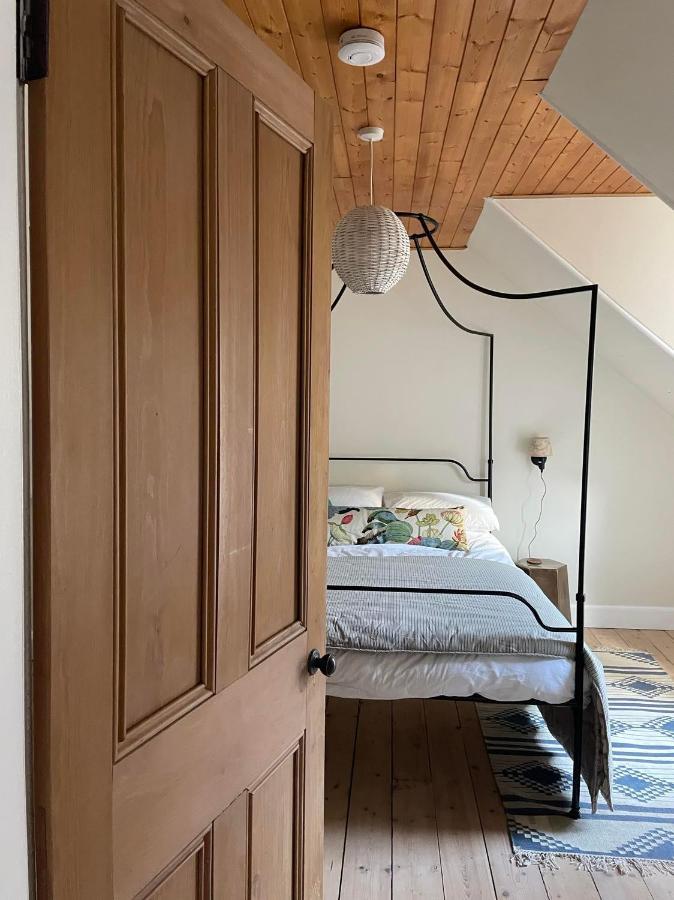 Holiday home Stunning 4bd On Loch Eck *